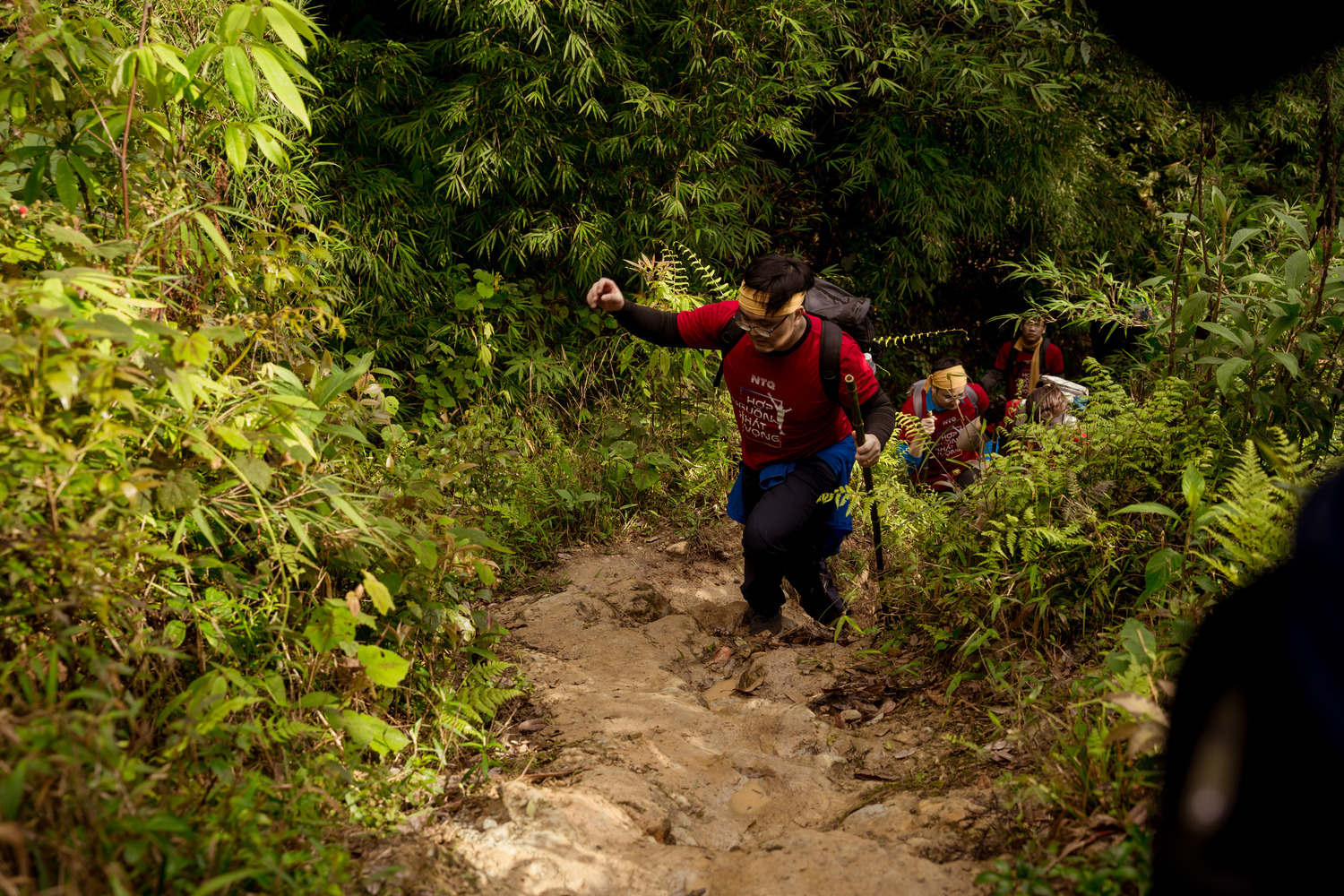 Complicated routes, rugged terrain, and injuries encountered during the climb are challenges that demand courage and calm decision-making from the NTQ management team.