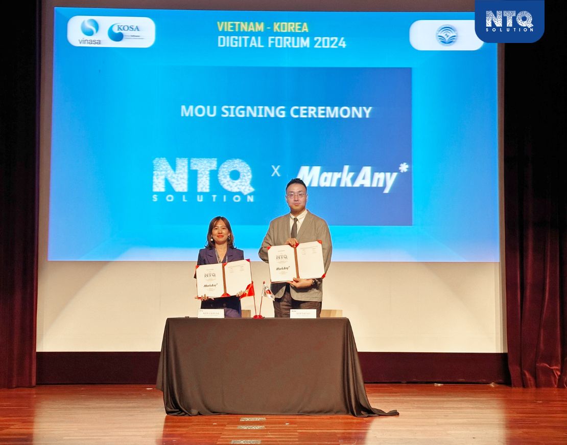 Mrs. Won Chan Mi, Business Development Director of NTQ Korea, and Kim Tae Ho, Director of Marketing Department of MarkAny, joined the signing table